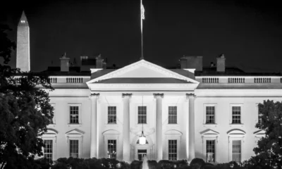 does the president live in the white house