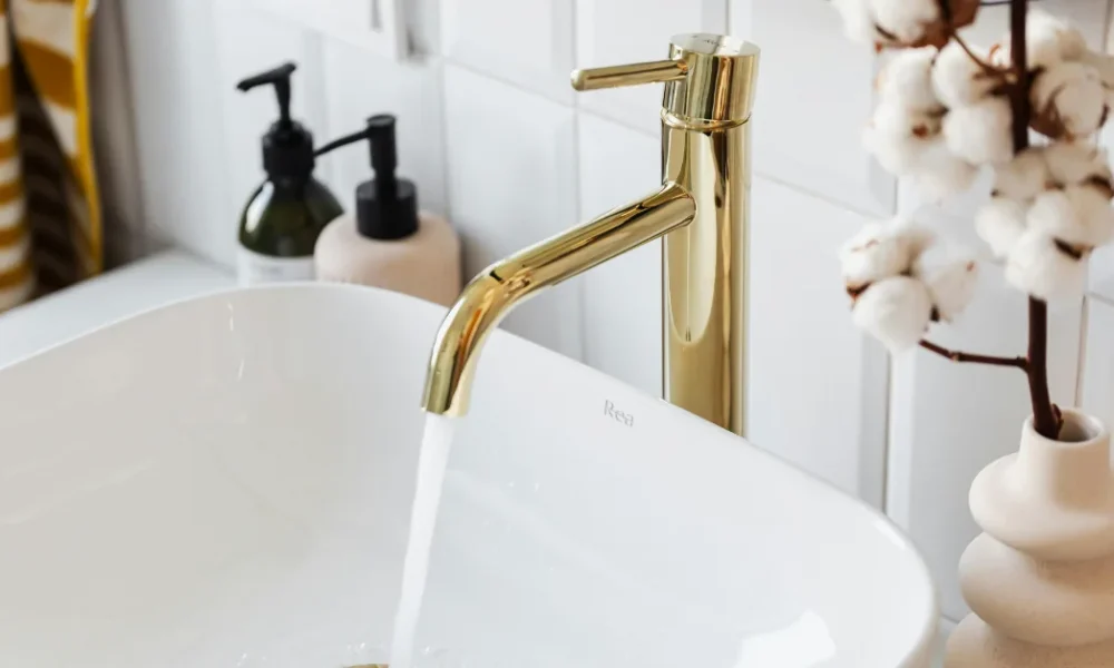 how to fix a leaky bathtub faucet